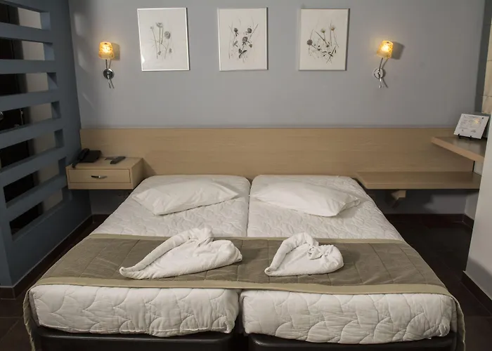 Ifigenia Hotel *